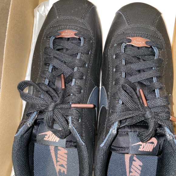 Nike Cortez - Picture 3 of 3